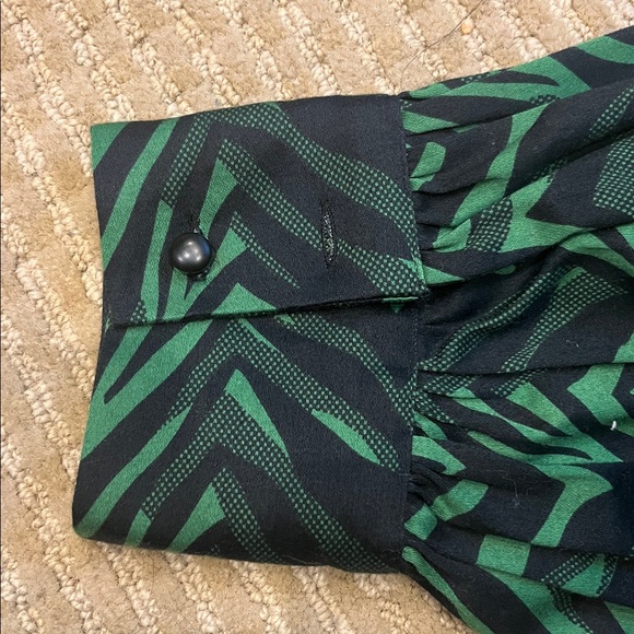 Corey Lynn Calter Anthropologie Black and Green Zigzag Batik Cotton Blouse - Picture 8 of 10